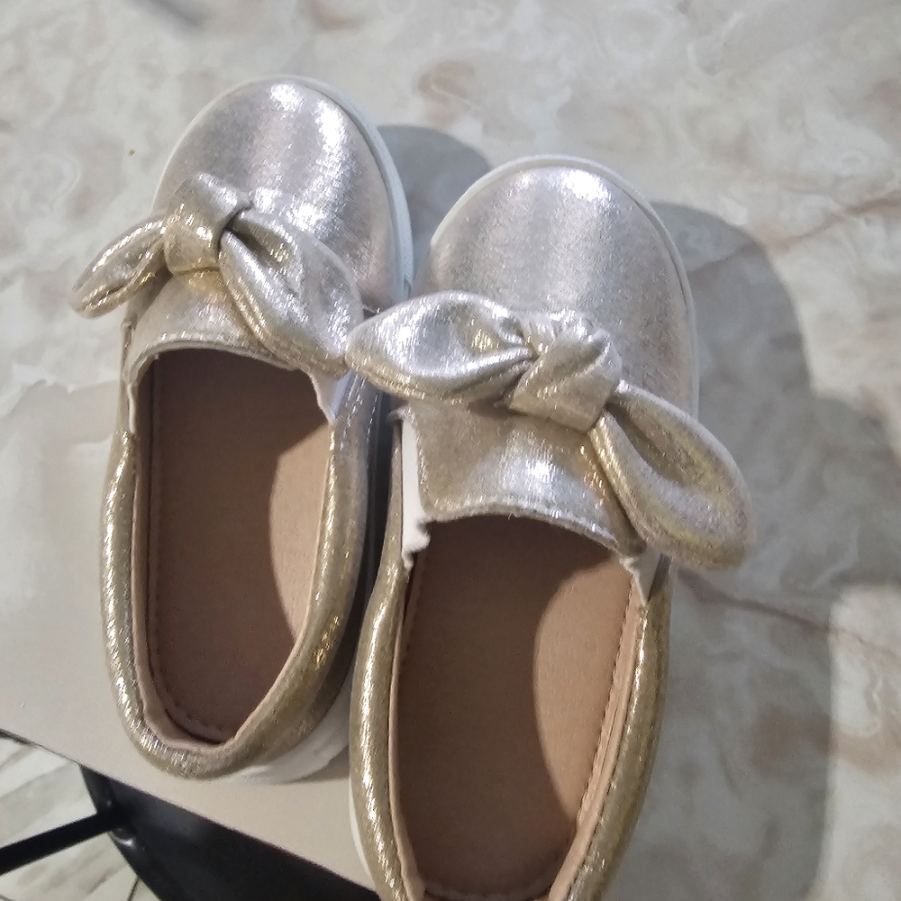Shoes - Picture 2 of 4